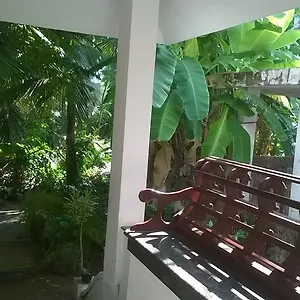 Coconut Grove Homestay