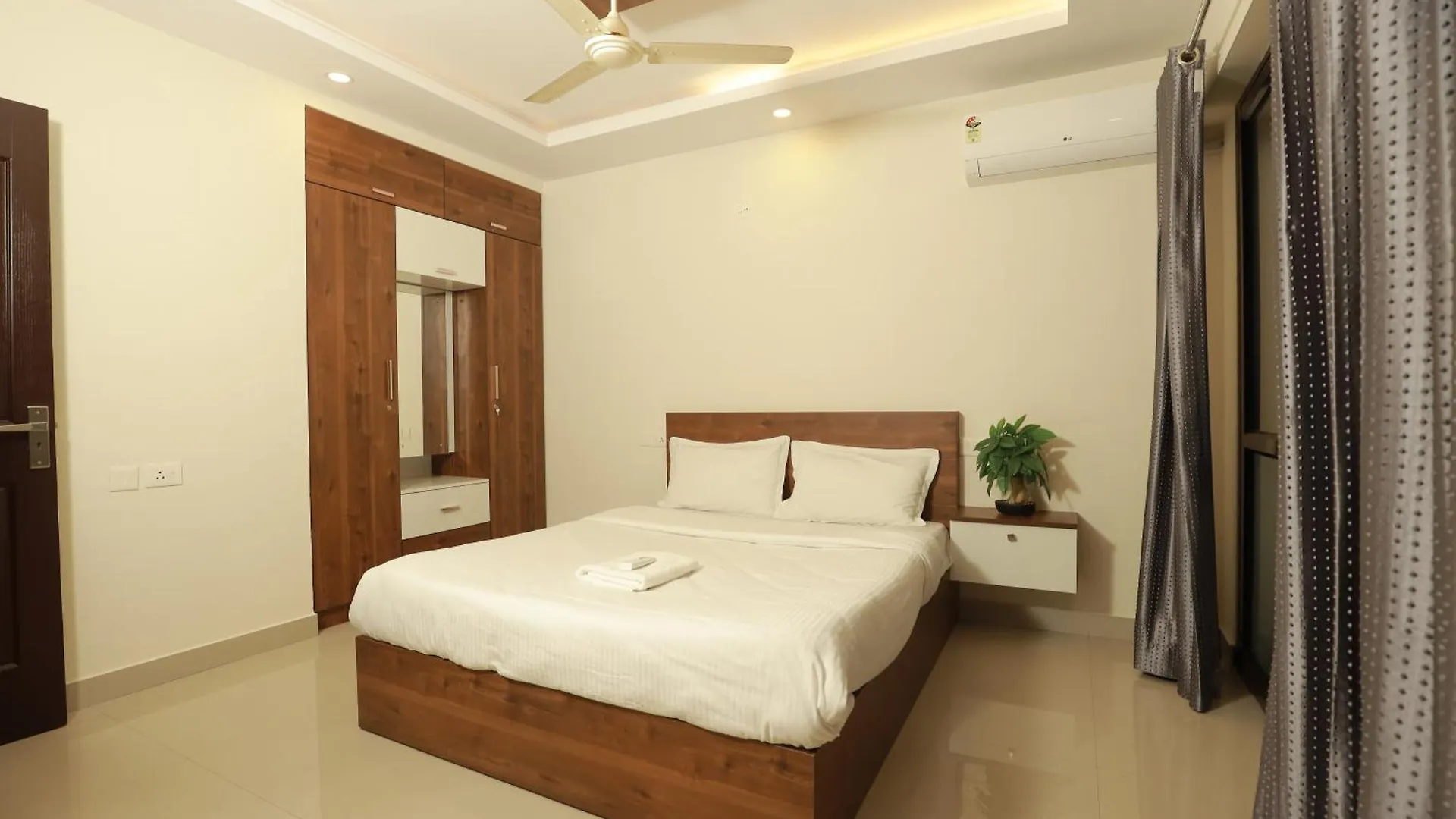 Lavender Airport Suite Kochi Apartment